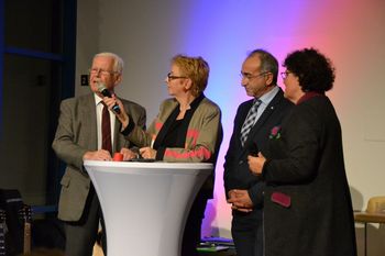 Auf der Bühne im Gespräche: Dr. Hans Küsel, Moderatorin Cornelia Benninghoven, Kenan Kücük, Dorothée Schackmann